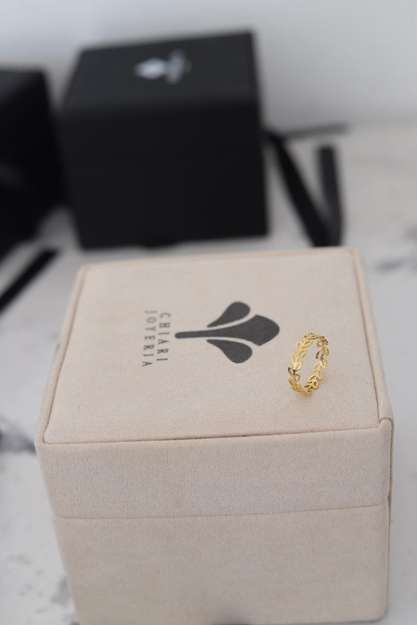 Anillo infinitos entrelazos oro 18 kt