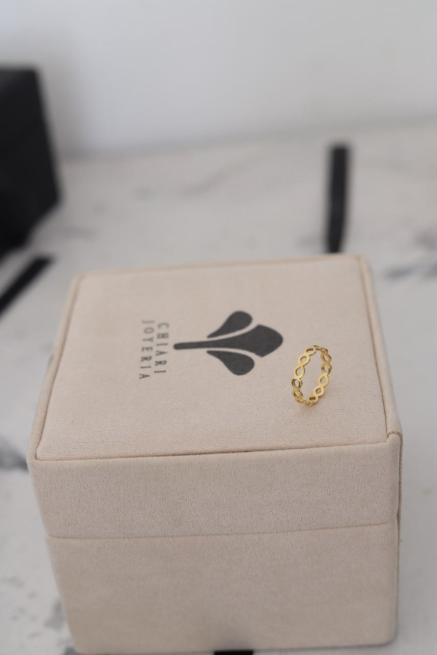 Anillo infinitos entrelazos oro 18 kt