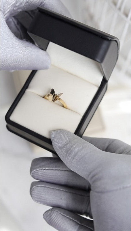 Anillo mariposa grueso en el aire oro 18kt